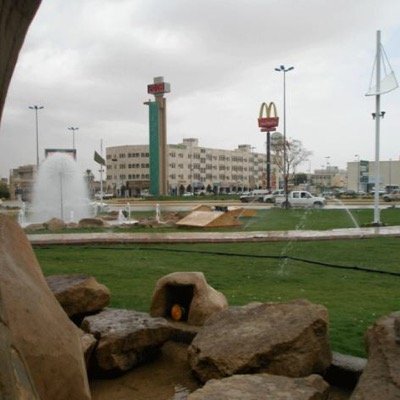 انسانه تحب السفراحب الناس راعية الضحك والفله ولا احب النفاق