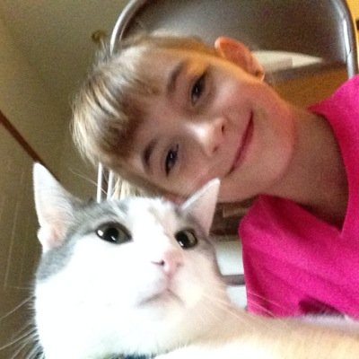 Hi I am Leah I like cats