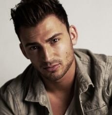 Sua fonte de informações sobre o finalista do X factor, Jake Quickenden. Jake followed on October 31st.