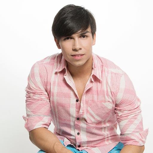 Cantante, Actor. Amo a mi país porque soy Venezolano del Mundo. Artista en Crecimiento, Ser Exitoso y Próspero.