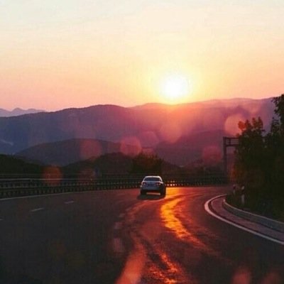 في ذمتي ذمه لو صدفه آلآقيك
آني لآ آضمك وآلخلآيق تنآظر❤️