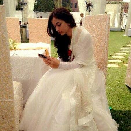 Journalist @News9Tweets

Former Hindustan Times/TOI/DC/DNA
 
MA Graduate from UniKent

Sophia College Alum

Multimedia Journalist/Video Producer/Periscope Queen