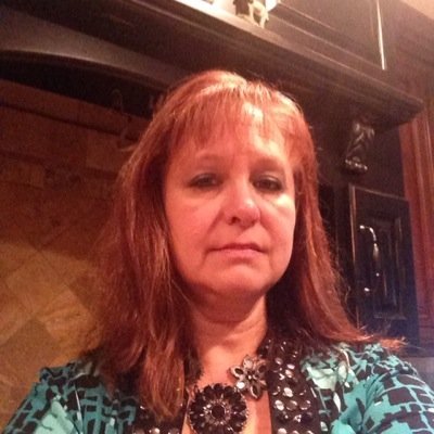 debbieefird's profile picture. 