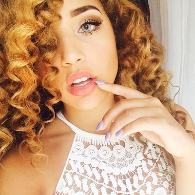 ✨The Names Jada✨
||Modeł||Christian||
   Black and white like a penguin.
