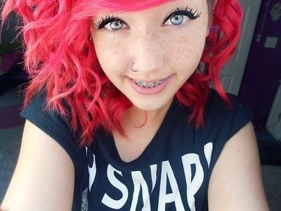 Hey, I'm Jersey. Sleeping with sirens is my favourite band. I'm single. bi.