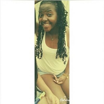 Eu brinco, eu erro, eu choro e eu falho.Nao sou perfeita nem prometi qe seria