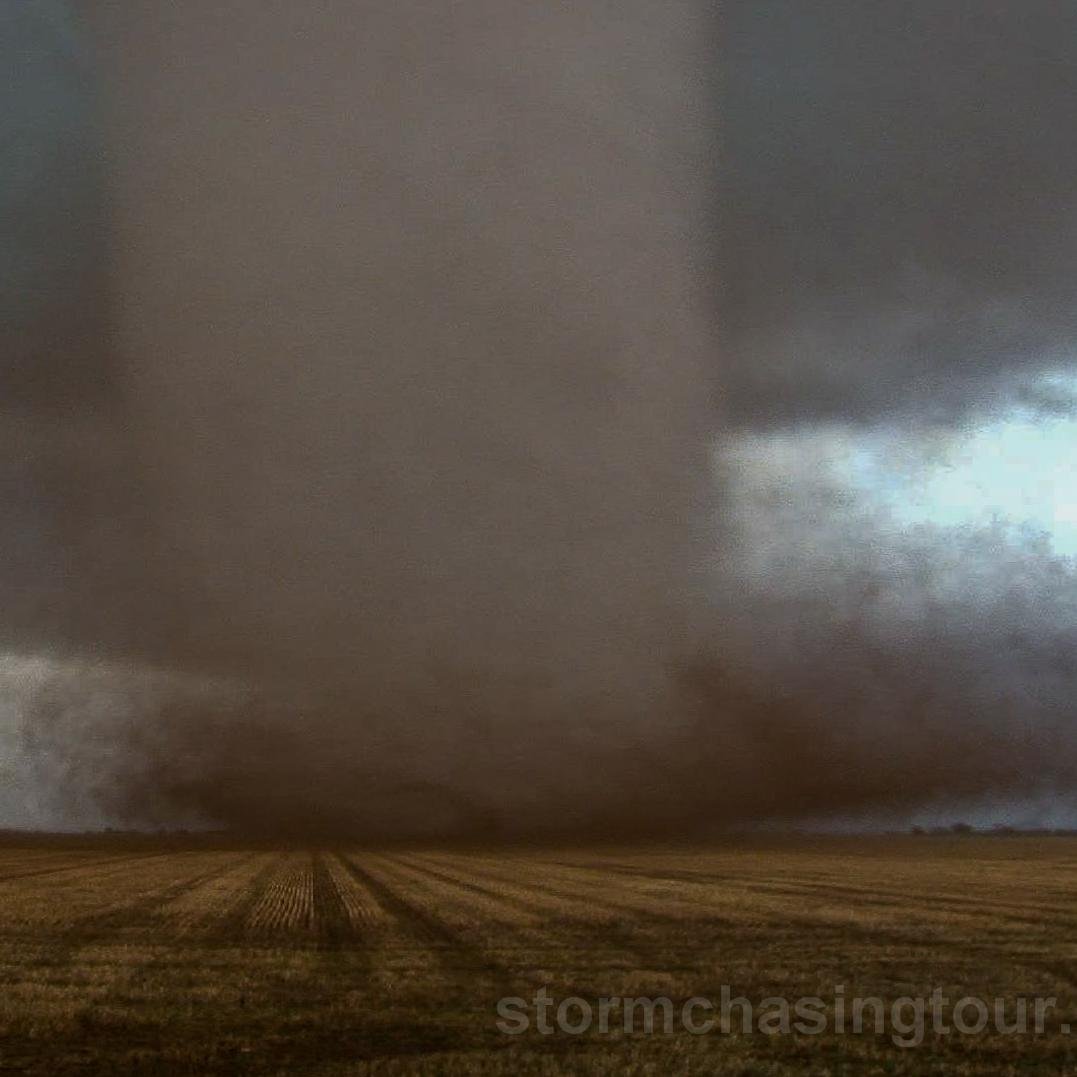 Book a storm chasing vacation with Brandon Ivey from Discovery Channel's StormChasers series. I will get you on the best storms! http://t.co/GnMaGa8Zhq