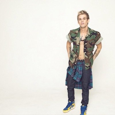Im a huge @aaroncarter fan so i made this fanpage for him if your a fellow #Aaronator feel free to follow