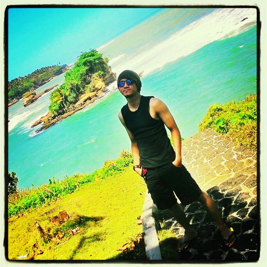 Alfiroudy's profile picture. Pengamat Politic (Polisi Wanita Cantic) | Penikmat Bahan Bekas (Bahan2 Beku di Kulkas) | Menulis dgn Naskah (Nasi Sambel Kuah)