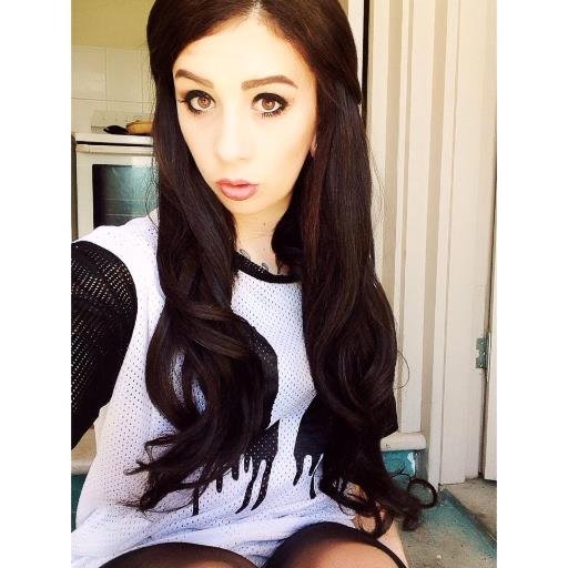 Hi peeps! I'm Emily Rose Current :] I love hard rock and sushi.
#LivingDeadGirl and #ConsiderMeDeadFamily for life. 666 is the devil. I'm his dark vampire ;P