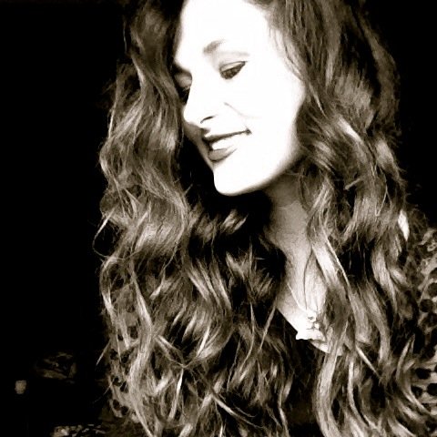 Pir8girl's profile picture. You can turn off the sun, but I'm still gonna shine.