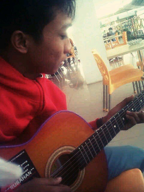 never give up to playing acoustic :D