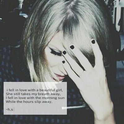 If i werent straight, i'd eat Taylor Swift out.
