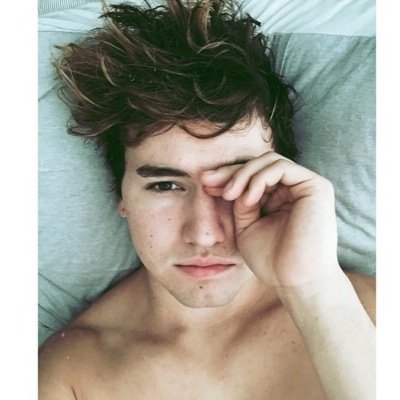 i spend most of my life in bed & on youtube