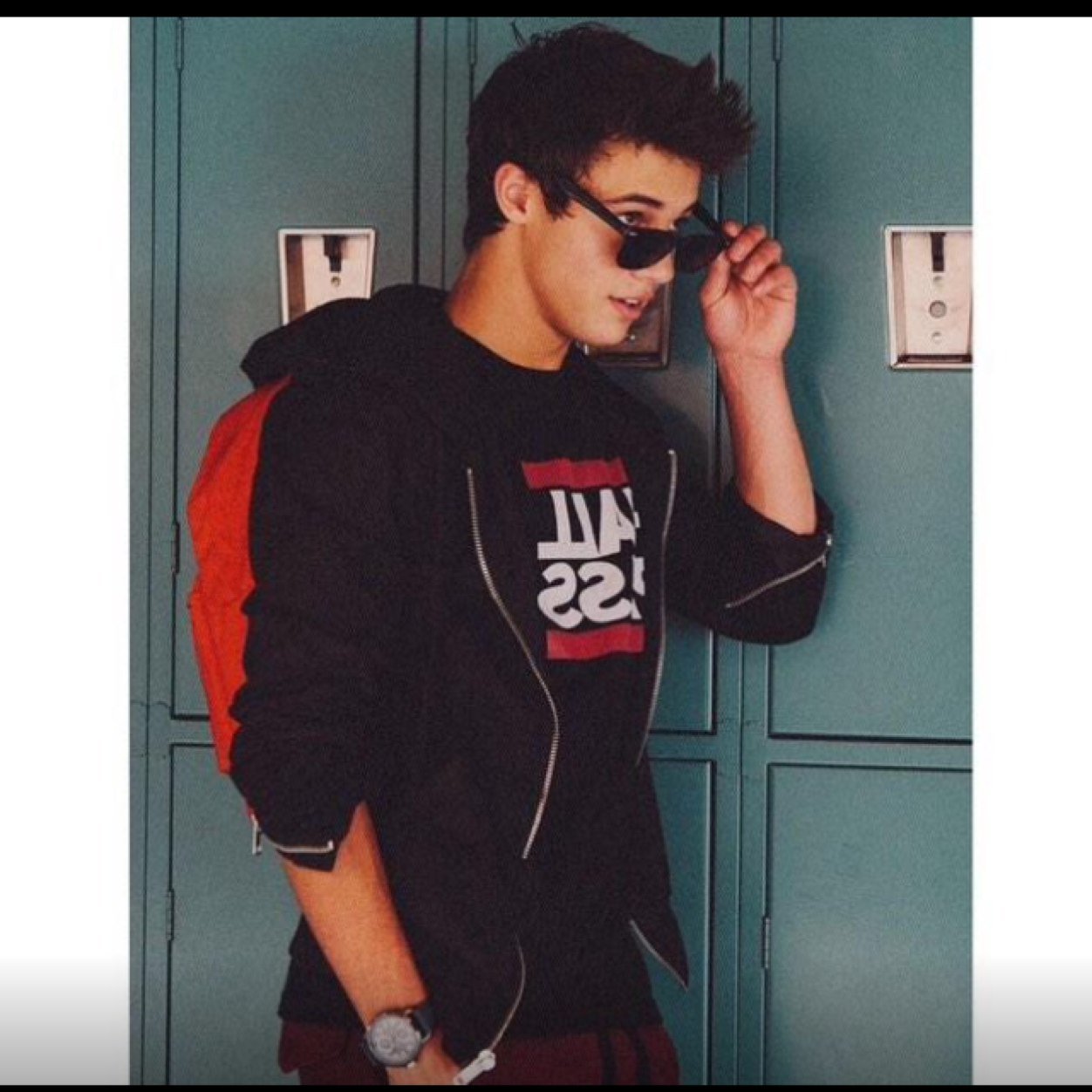 cameronsfreckel's profile picture. I sorta cant stay in my lane