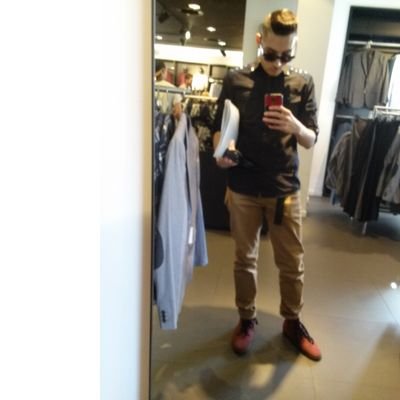 -Shadez.☺ #Bisexual♡ #Orange.County #LeClubbScene♥ #College. #EDM BABY♬♪ #GrungeSteelo #FashionBlogger
#DontBeBasic ❌