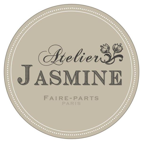 Graphiste - Créatrice de faire-part sur mesure et papeterie créative - Inspirée par les belles choses- Toujours de bonne humeur !