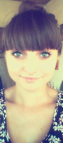 Heej ;) Nazywam się Natalia i mam 16 lat ;D Lubię słuchać muzyki . Szczególnie One Direction ! 3