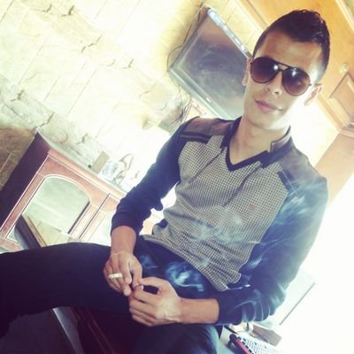 أدّمنتُ كُلْ مايتعلقُ بكي
فليس لي علاجَ سوىْ جرعاتْ زائدّه منْ حُبكي القَدّسِيْ
فلا تدّعينِيْ أحتضرْ وأنتي دوائِيْ !