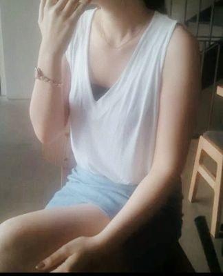sometime i put photos which r not mine becoz i like #fashion. i'm 25 y.o , #Asian . i follow #sexgifs accouts a lot #lol. if u don't like it just unfollow me .