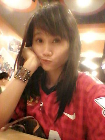 Indomanutd_ Reg • Sukabumi.||♥Rizky|| my heart Manchester United :*  || my hoby sing a song , swimming and Kuliner ||We'r INDOMANUTD We'r ONE happy family :* .