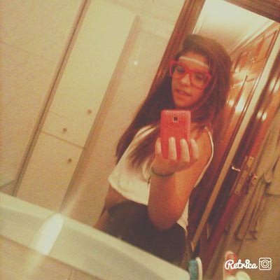 Nacii griitando y nadiie me va a callar mas años que daños MIIIS HERMANAS le pego una calada te sonrrio y tejode Tocada no hundiida las amoo