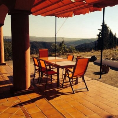 Alquilamos casa espectcular en Jabuguillo en Sierra de Aracena. Capacidad para 16 personas. 200 € fin de semana. Me sigues y te sigo.