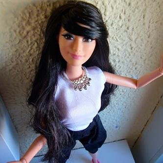 69. Se que estáis hartos de las barbies rubias, por eso estoy yo aquí. Todo me sale del corazón y de alguna otra parte..