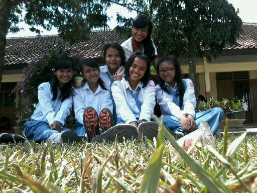 Kebahagiaan :*