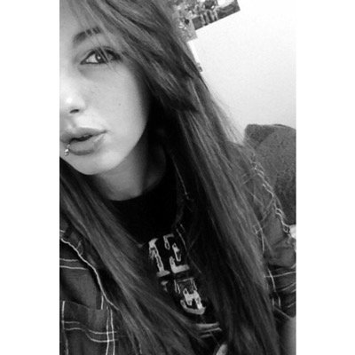 I love food and bands✌️