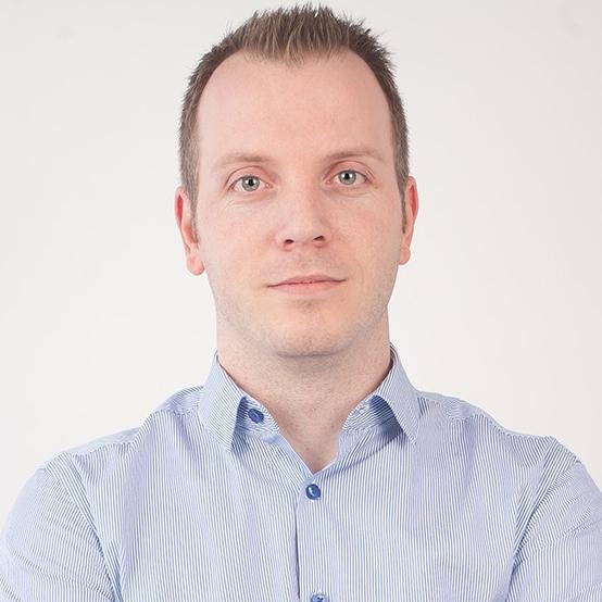 Papa d'Elliot, entrepreneur, stratège technologique, passionné de WordPress, amateur de hockey. Co-fondateur de @SatelliteWP. Co-animateur de @AucunHasard.