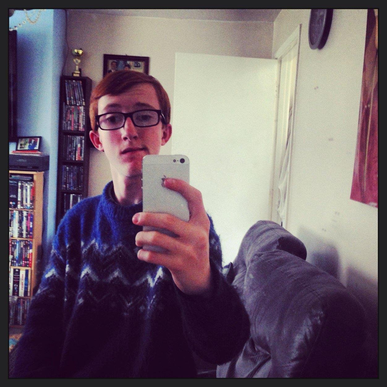 follow me I follow back :)