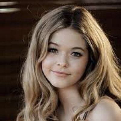 Courtney, 17 Jahre alt, komme aus Rosewood Philadelphia. Drei Besties und eine Zwillingsschwester. Follow 4 Follow