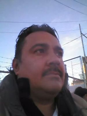 Padre soltero y hombre muy  feliz