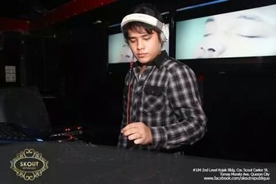 Club DJ/Producer Facebook:http://t.co/fGeequJR1v Twitter:DJNumarKM E-mail:montalban_numark@yahoo.com.ph