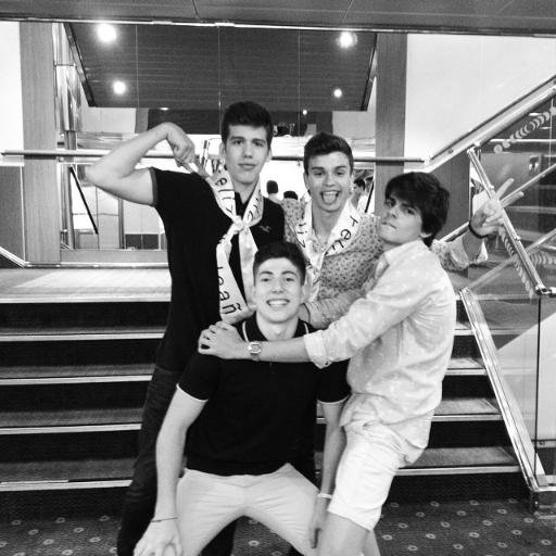 aloofficial19's profile picture. Tyga, Chris Brown,Kid Ink, Drizzy, Wiz Khalifa ~Lil Wayne //YMCMB // No risk, no glory