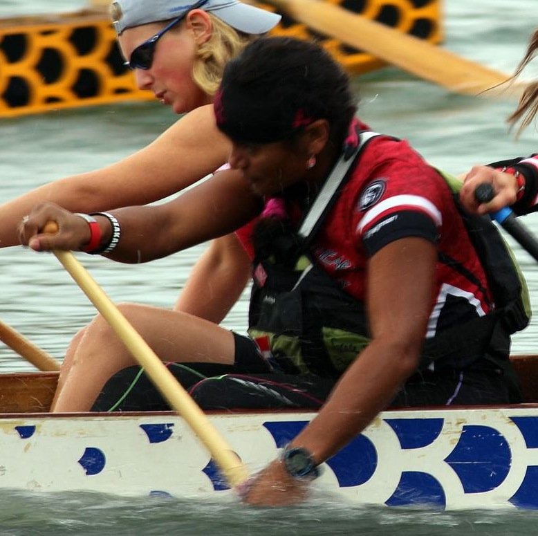 Dominican Dragon Boat Paddler & Runner who loves fitness!