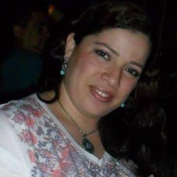 Alegre, tímida e feliz !!!!!