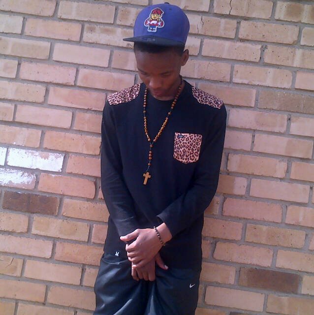 Football is my life||listen to house,hip-hop nd rnb music||100% chelsea fan#my blood is blue||
