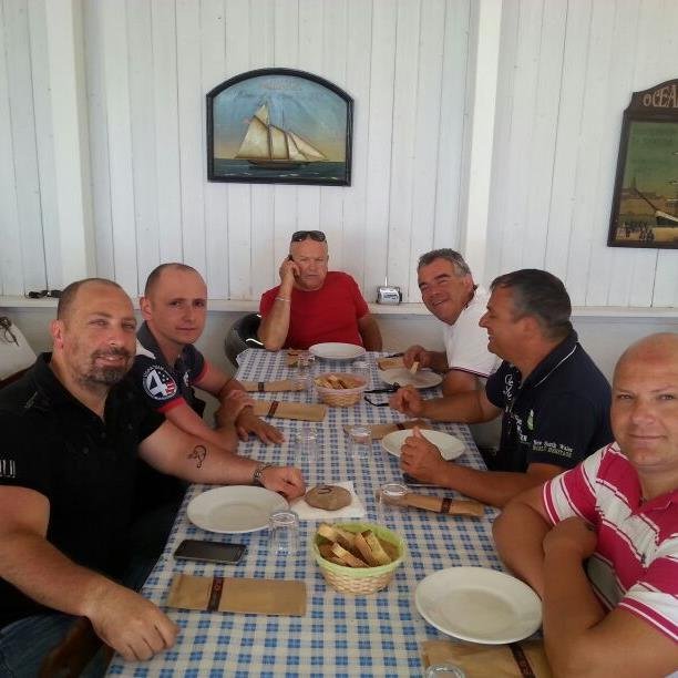 cosmodemola's profile picture. 