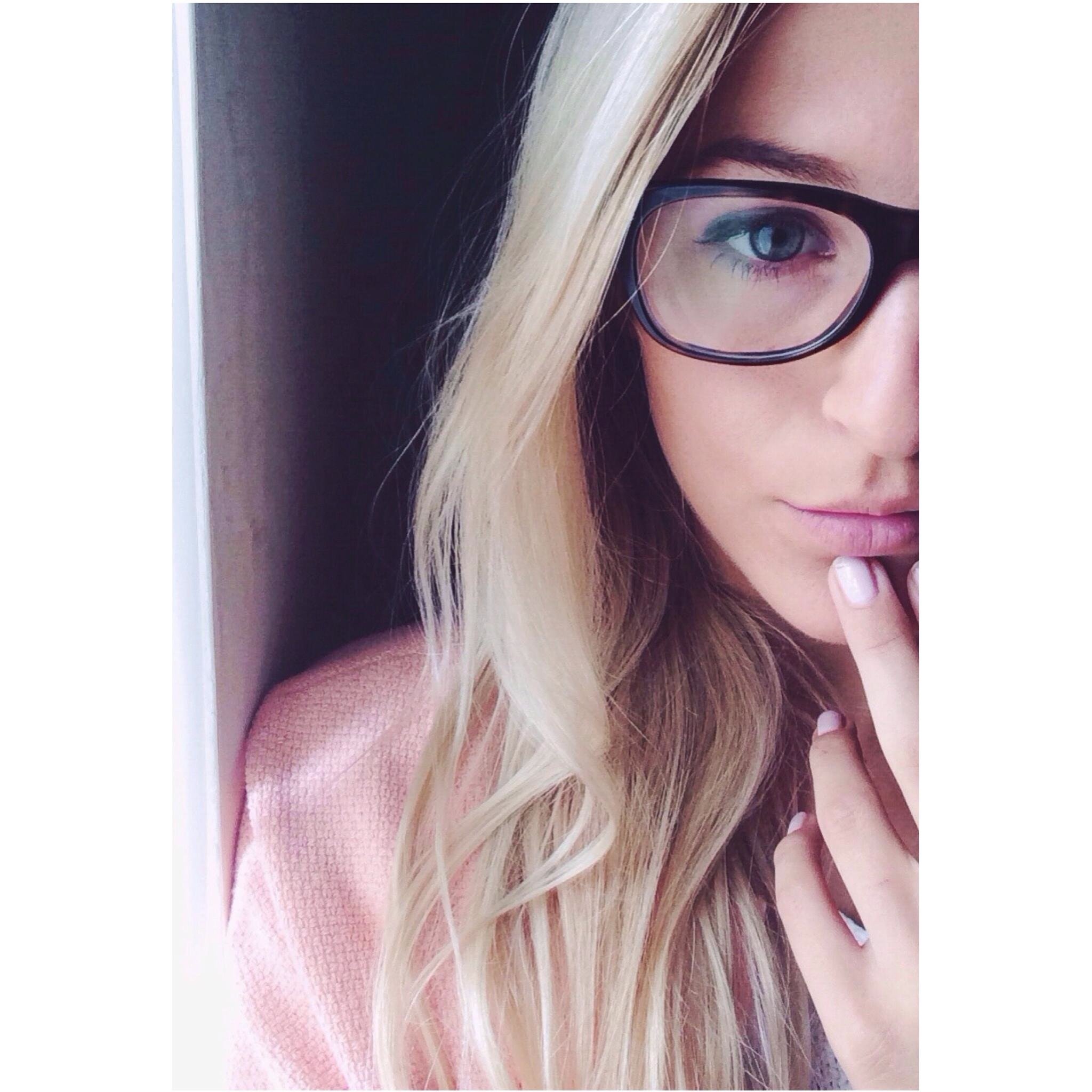 Communication || Human Resources || Fashion || Social Media || Travelling || Cats