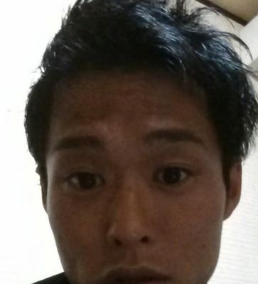 ★アルバイトをしながら投資や権利ビジネスを３年ほど続け、今ではバイトの月収に到達しました♪  アフィリエイトはやりませんがツイートで仲間を探したり友達を増やしていきます(^-^)v
