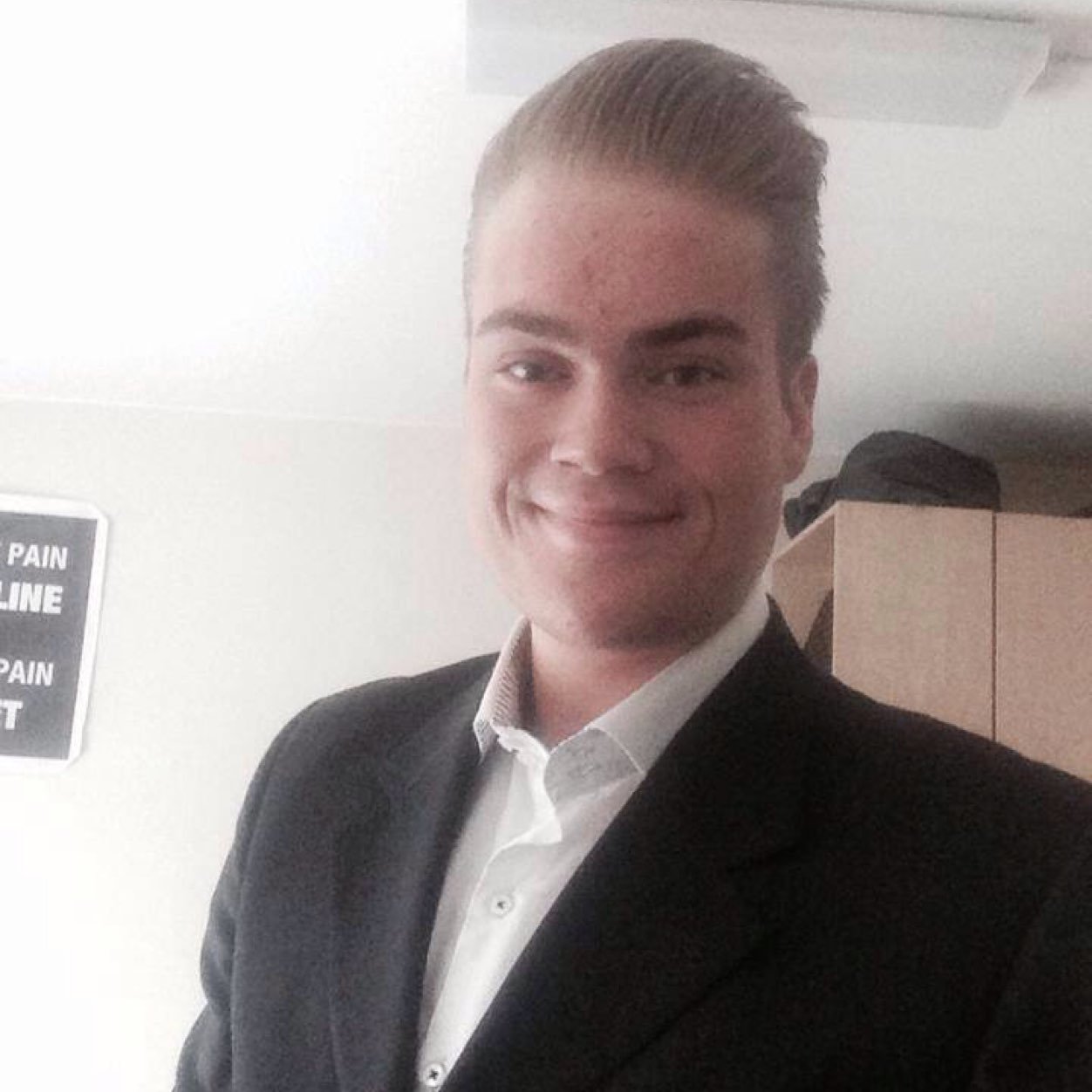 Studying Retail Management at BI, Norwegian business school - Oslo. Loves traveling, business and fitness.