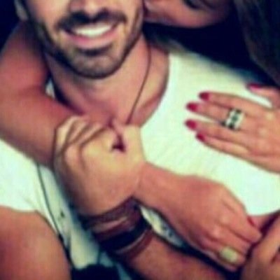 ولا زلت في عشق اميري طفله اشاغبه امازحه استفزه ثم اطلب رضاءهه ...