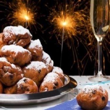 Uw oliebollen thuisbezorgd in Apeldoorn. Terwijl u van de overheerlijke oliebollen smult steunt u ook de voedselbank Apeldoorn!!!!!