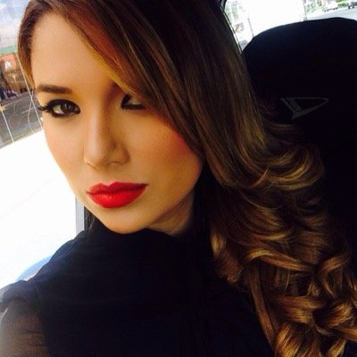Periodista y presentadora de Noticias Repretel Costa Rica. Estudiante de Mercadeo, manuda de corazón y seguidora de Jesús!