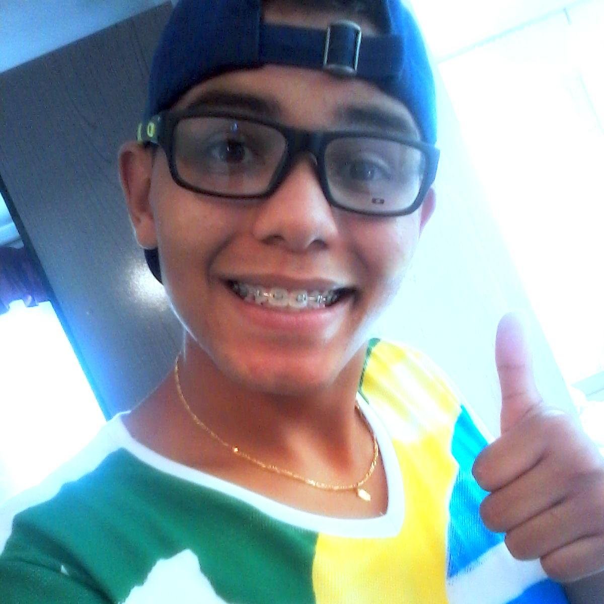 Faço o iniimigo rezaar pra qe eu fique bem ,, pke se eu foor embora ele vai see espelhaar em qm  ! $$