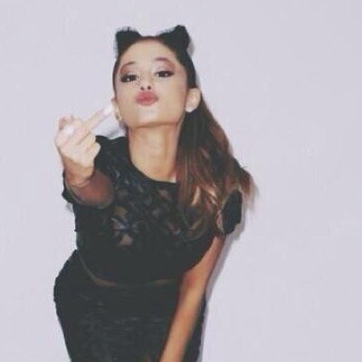 i am Madame Grande sisters of @ArianaGrande and @FrankieJGrande ❤️ French Arianators ❤️