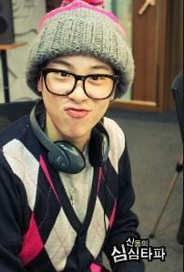 Maknae de Block B// Soy un niño rico e.e//puedo observarte e.e