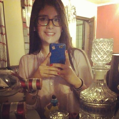 Chef de pastelería, algo despistada,amo a los animales y el arte en toda su extensión. Adicta a todo lo dulce en cualquier momento en especial a las 5:00pm.